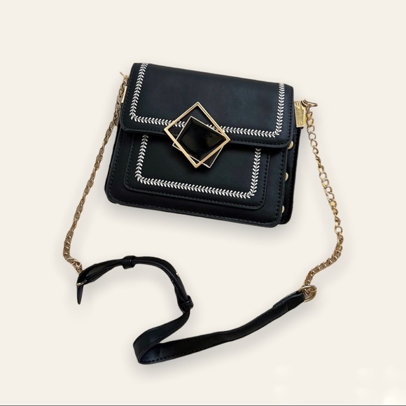 Handbags - NWOT Elegant Crossbody Bag